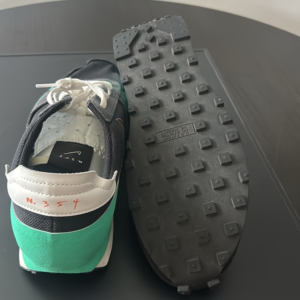 Nike Black and Green Men's Shoes - Picture 4 of 5